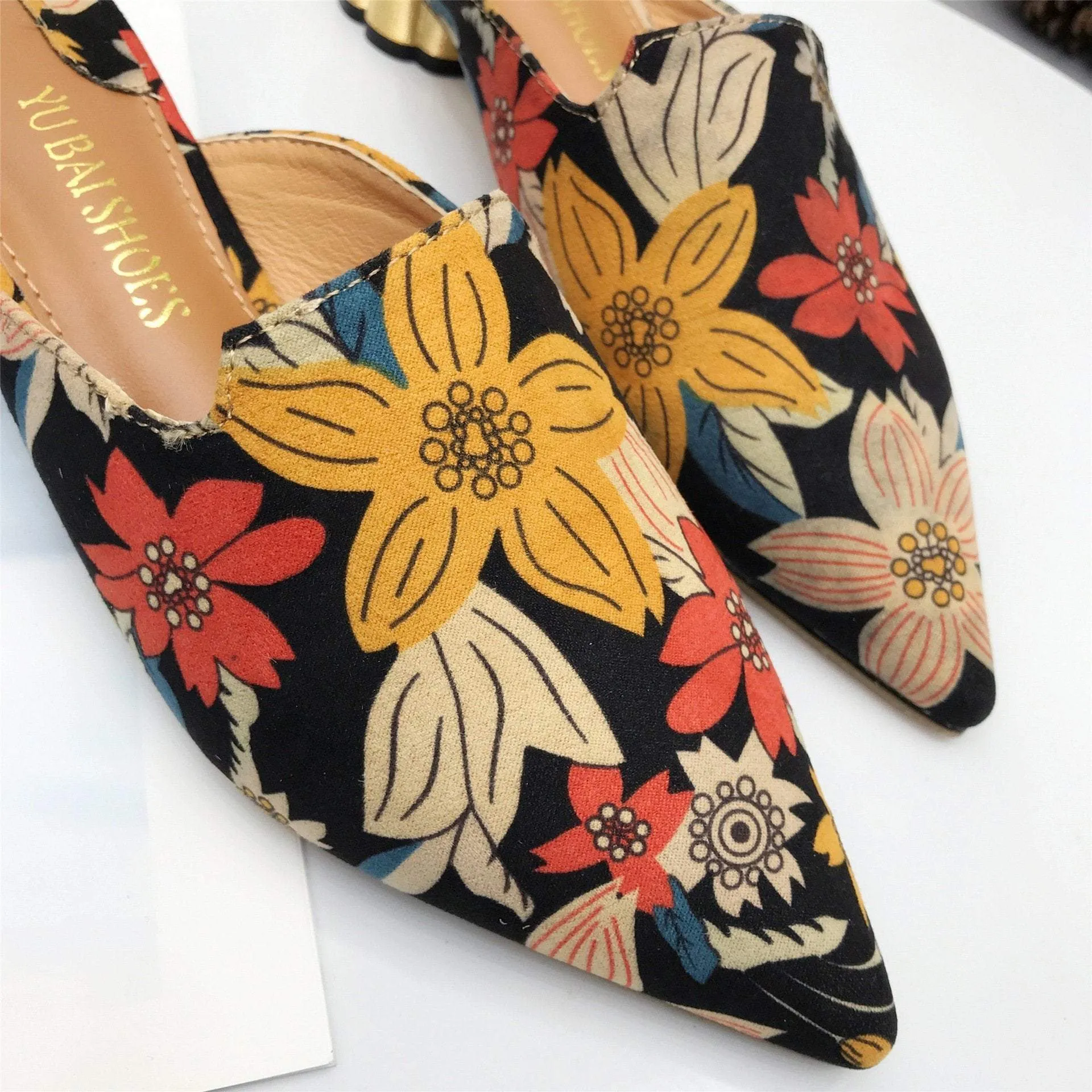 Roman Fashion Pointed-toe Floral Flats